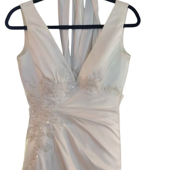 MAGGIE SOTTERO White Wedding Dress Size 4 V Plunge Hidden Bustle Beads Pearls - Picture 4 of 9